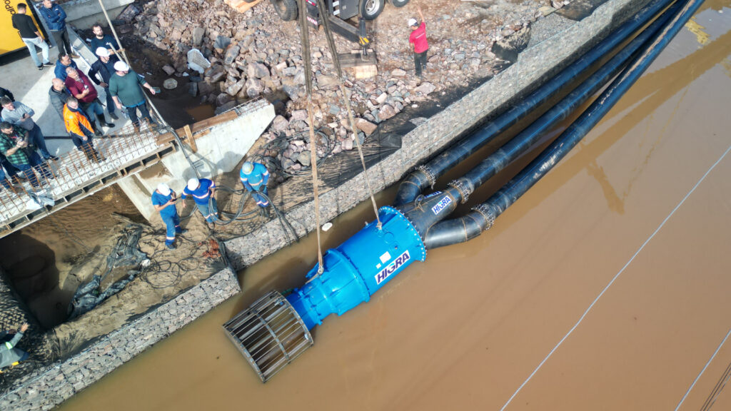 Eficiência e Versatilidade das Bombas Anfíbias na Drenagem Pluvial Urbana 1 Eficiência e Versatilidade das Bombas Anfíbias na Drenagem Pluvial Urbana Bomba Anfíbia para Drenagem Urbana