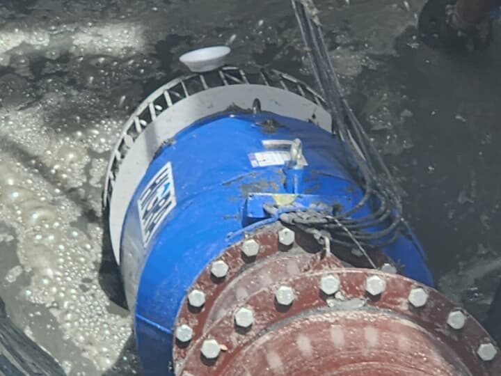 imagem na vertical de um bomba anfíbia no lugar de rosca elevatória