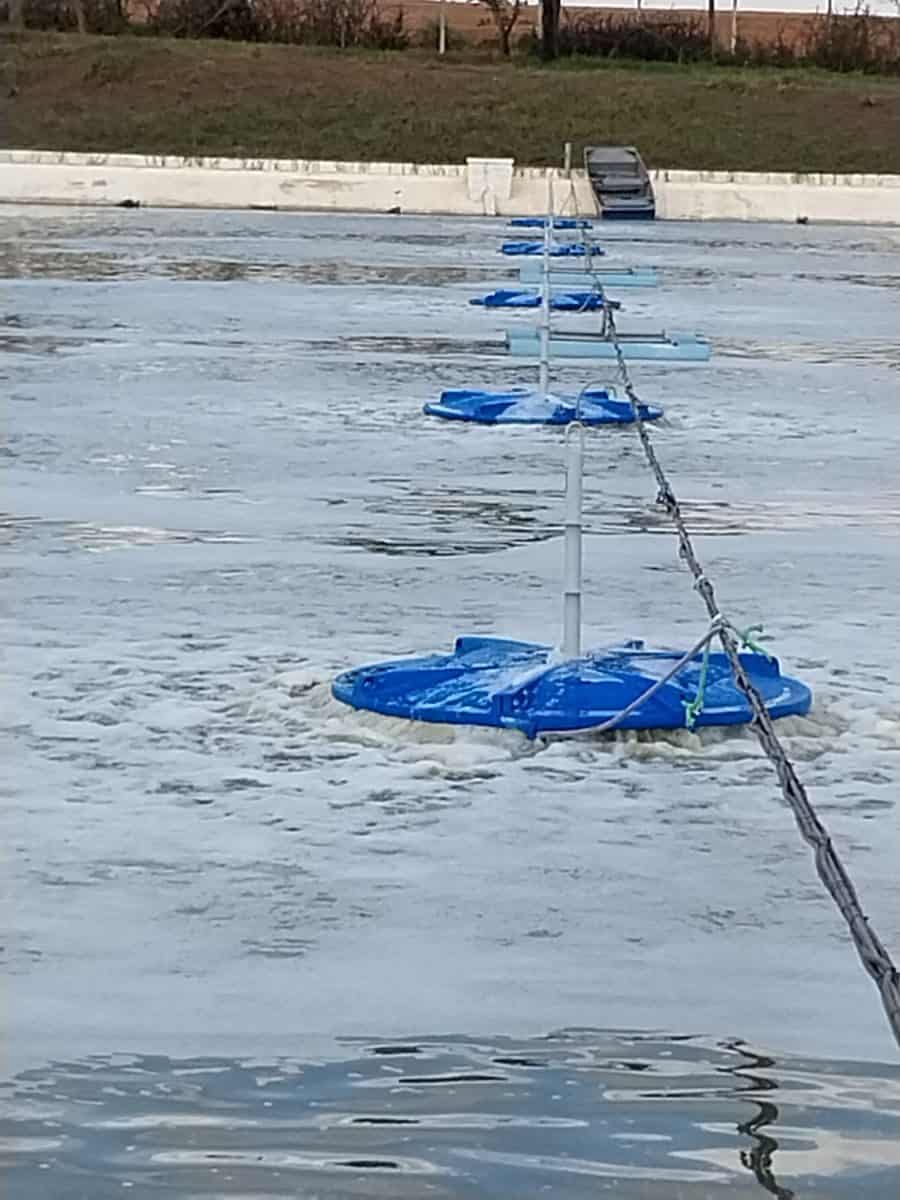 Aerador de Superfície Ciclone 10 Aerador de Superfície Ciclone Aeradores Ciclone 3 CV instalados em série na ETE Lins, SABESP